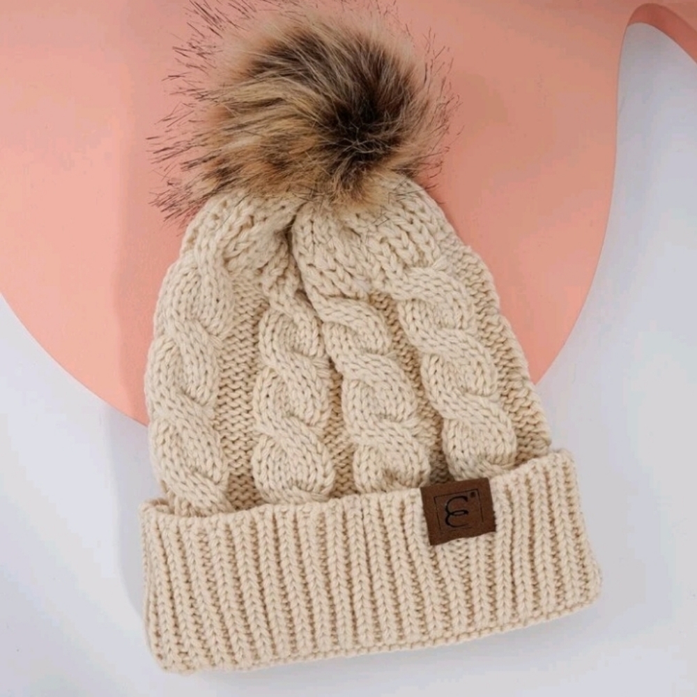Pom pom winter hat